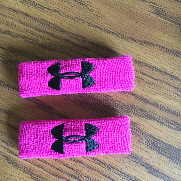 Under Armour Riflettente Camo Print Moisture Wicking Wrist Band